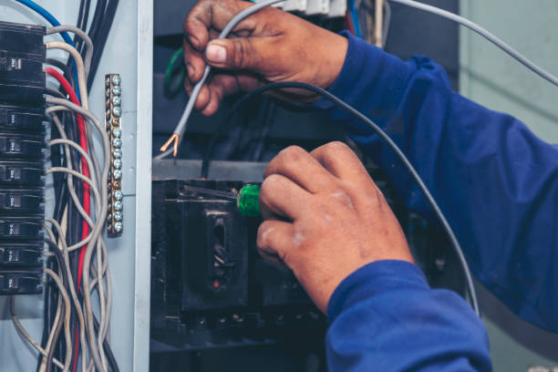 Best Electrical Contractors for Businesses  in Carol Stream, IL